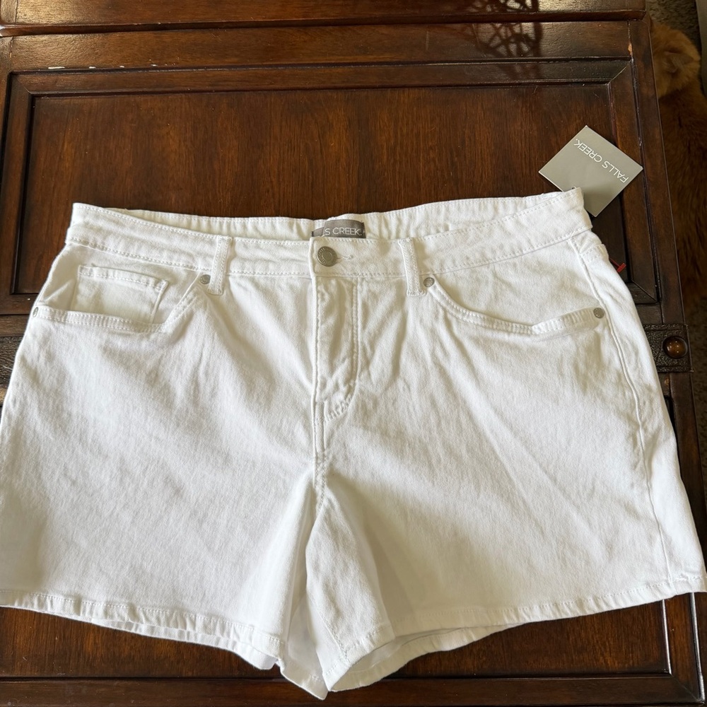 NWT Women’s Falls Creek SZ 14 White Denim Shorts